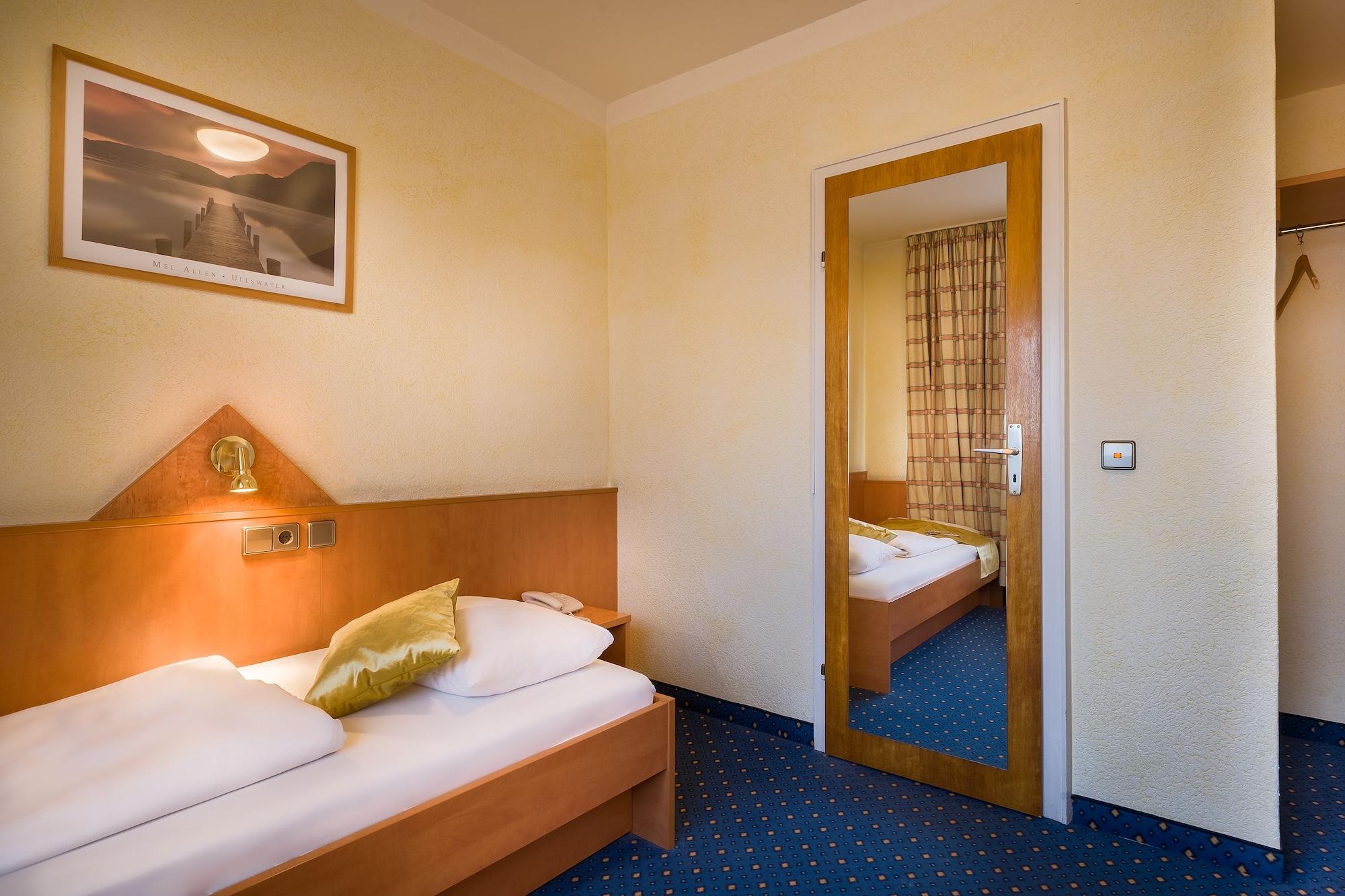 Scope Hotel Greif Карлсруе Екстериор снимка